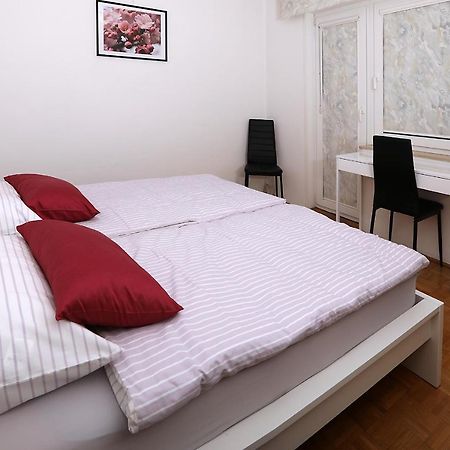 Apartma Dolinar Gorenja Vas  Exteriör bild