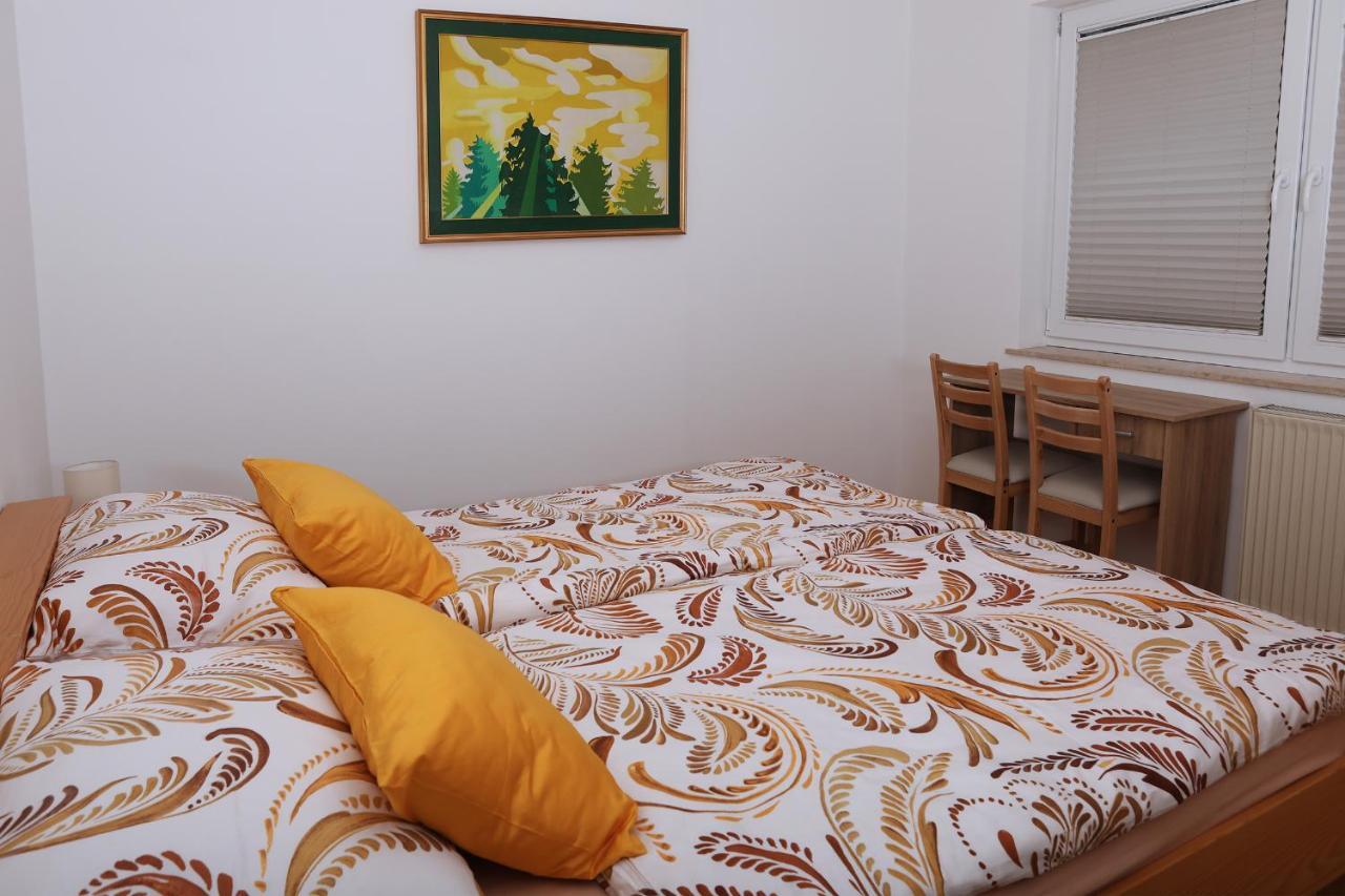 Apartma Dolinar Gorenja Vas  Exteriör bild