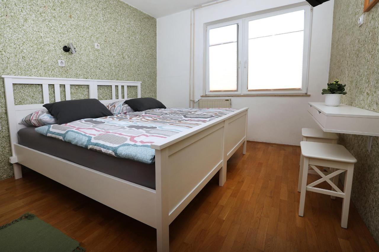Apartma Dolinar Gorenja Vas  Exteriör bild
