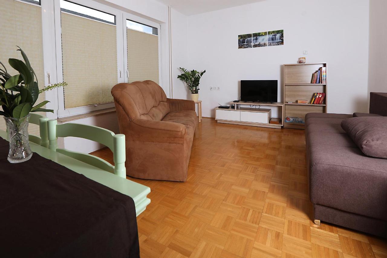 Apartma Dolinar Gorenja Vas  Exteriör bild