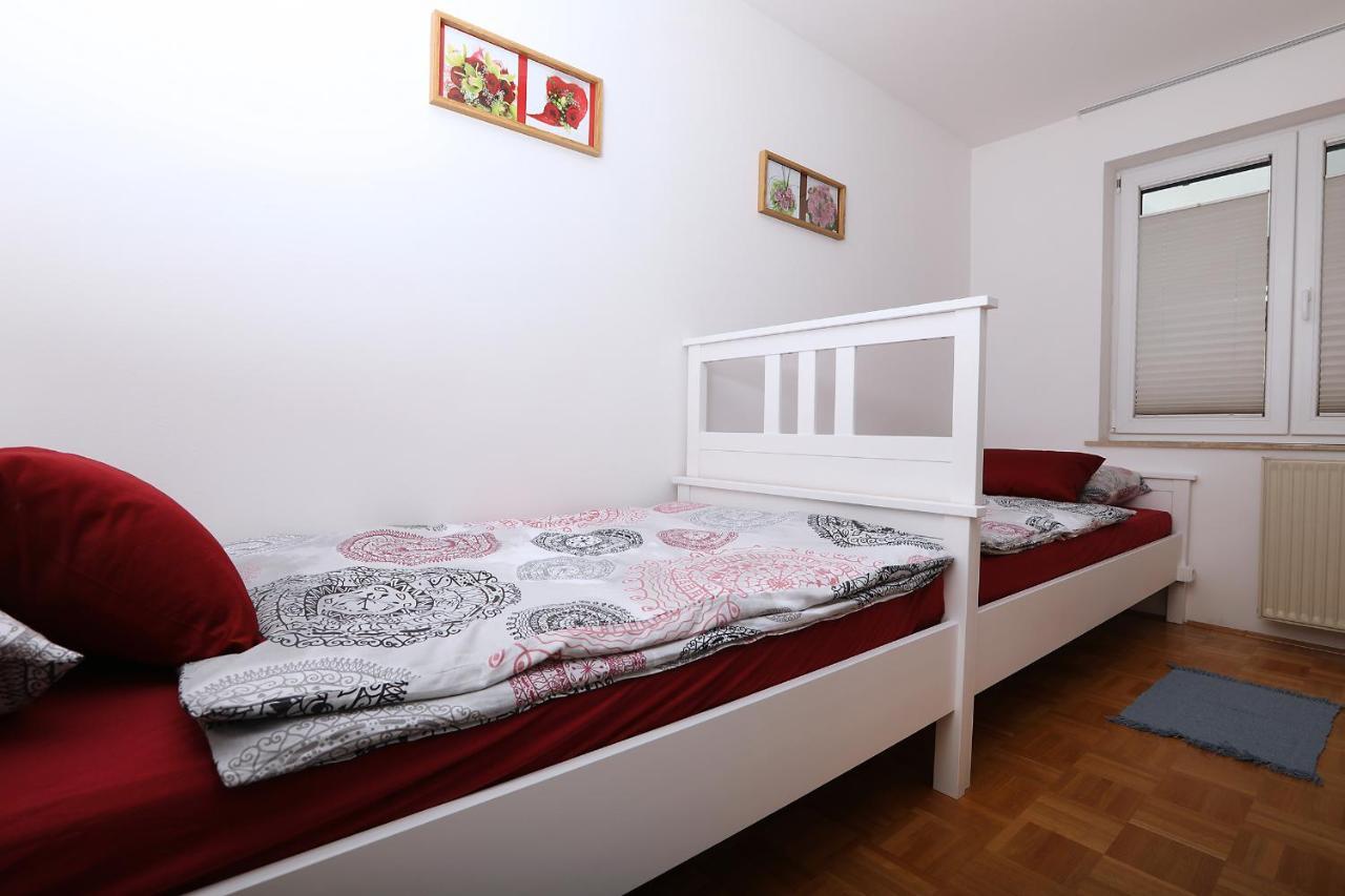 Apartma Dolinar Gorenja Vas  Exteriör bild